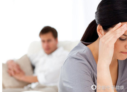 长期跷二郎腿对腿型的影响,长期跷二郎腿对肩膀有什么影响