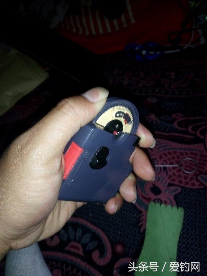 如何使用钓钩绑线器,钓鱼单钩绑线器全套方法