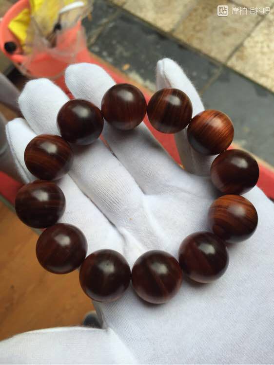 造假瘤疤崖柏手串,崖柏瘤疤手串为何会有小洞