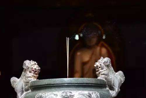 人死后守夜为什么香不能灭,人死后守灵什么意思