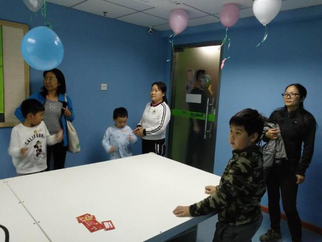 天天上学不开心?来场游戏压压惊!童程童美深圳校区感恩节游戏会