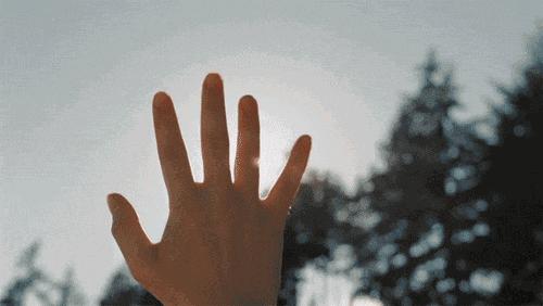 记忆中的他600字,记忆中的他开头结尾