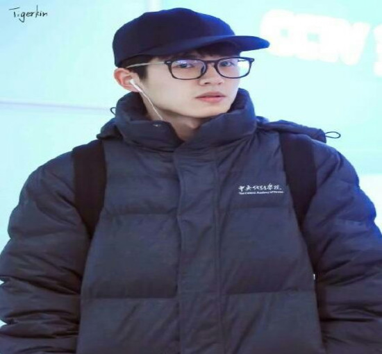 杨幂穿校服,评价杨幂带货