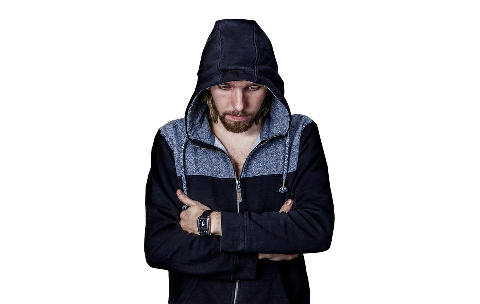 故事:校门外,豪车林立,他却仅凭一辆红色的自行车带走了校花