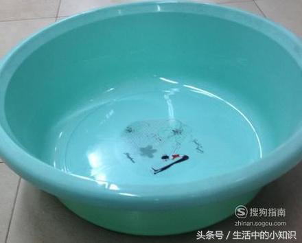 502胶水手和物品粘在一起怎么去除,手被502胶水粘了用什么可以清洗掉