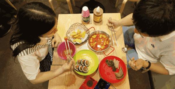 南京死贵的一个商场，买不起，但吃的起！