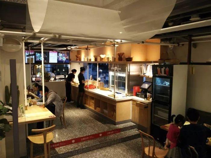 一口米线一口肉酱,一口米线一口醋