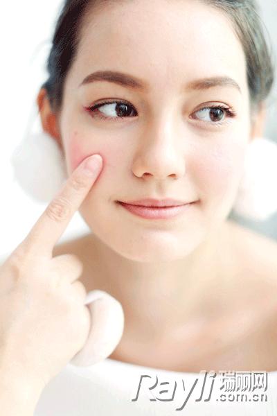 刘嘉玲挺孕肚走红毯,刘嘉玲澄清怀孕