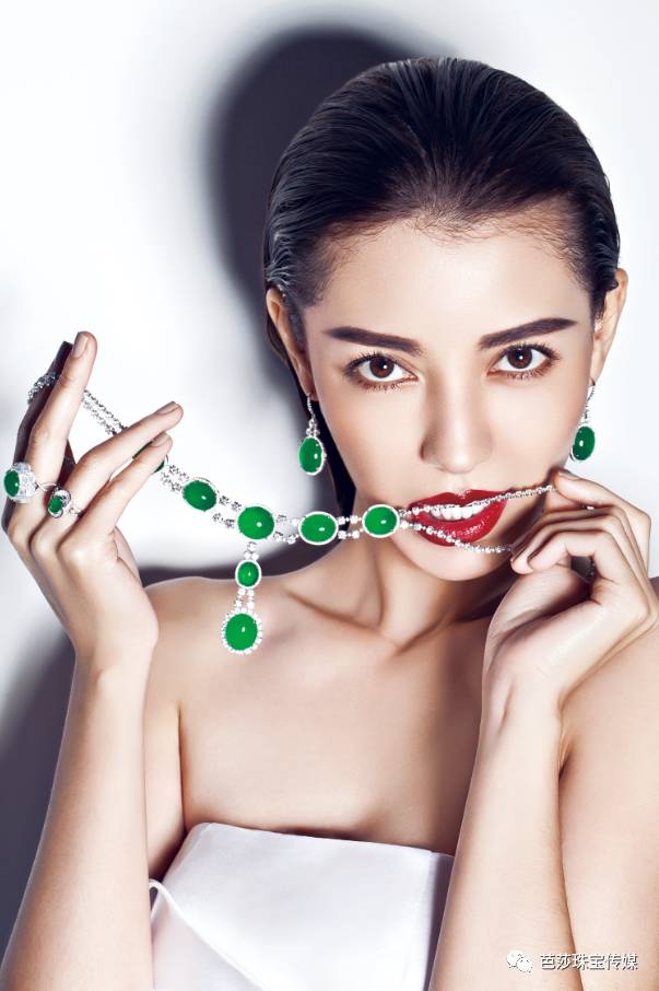 翡翠有好多色线,翡翠明明看着很透