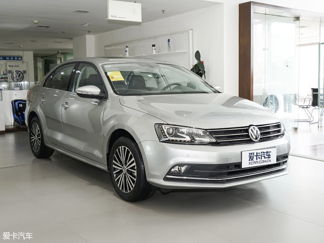 谁是A+标杆？凌渡还是速腾？