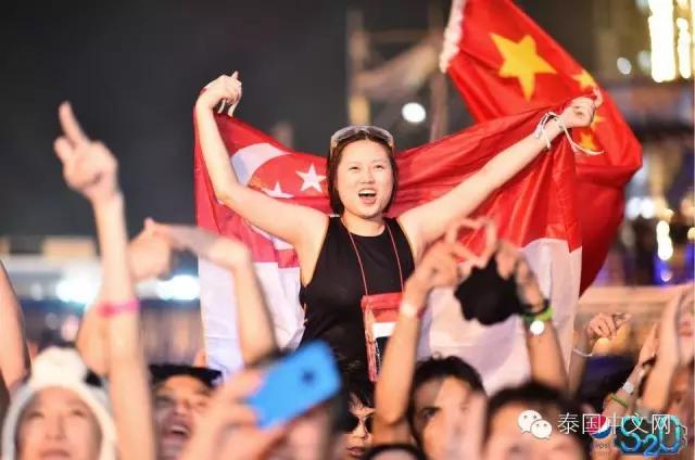 泰国泼水节中国游客,万人空巷的泰国泼水节