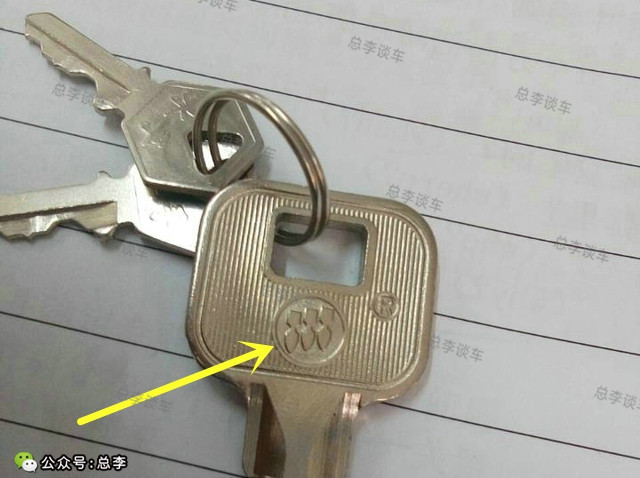 科目二怎么样算车身压线,c1科目二压线行驶教学