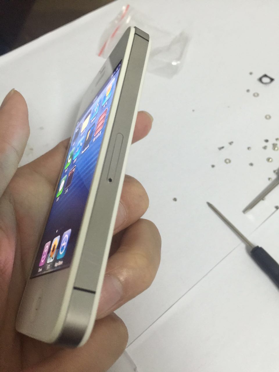 苹果4s更换主板视频教程,苹果4s主板图解超详细