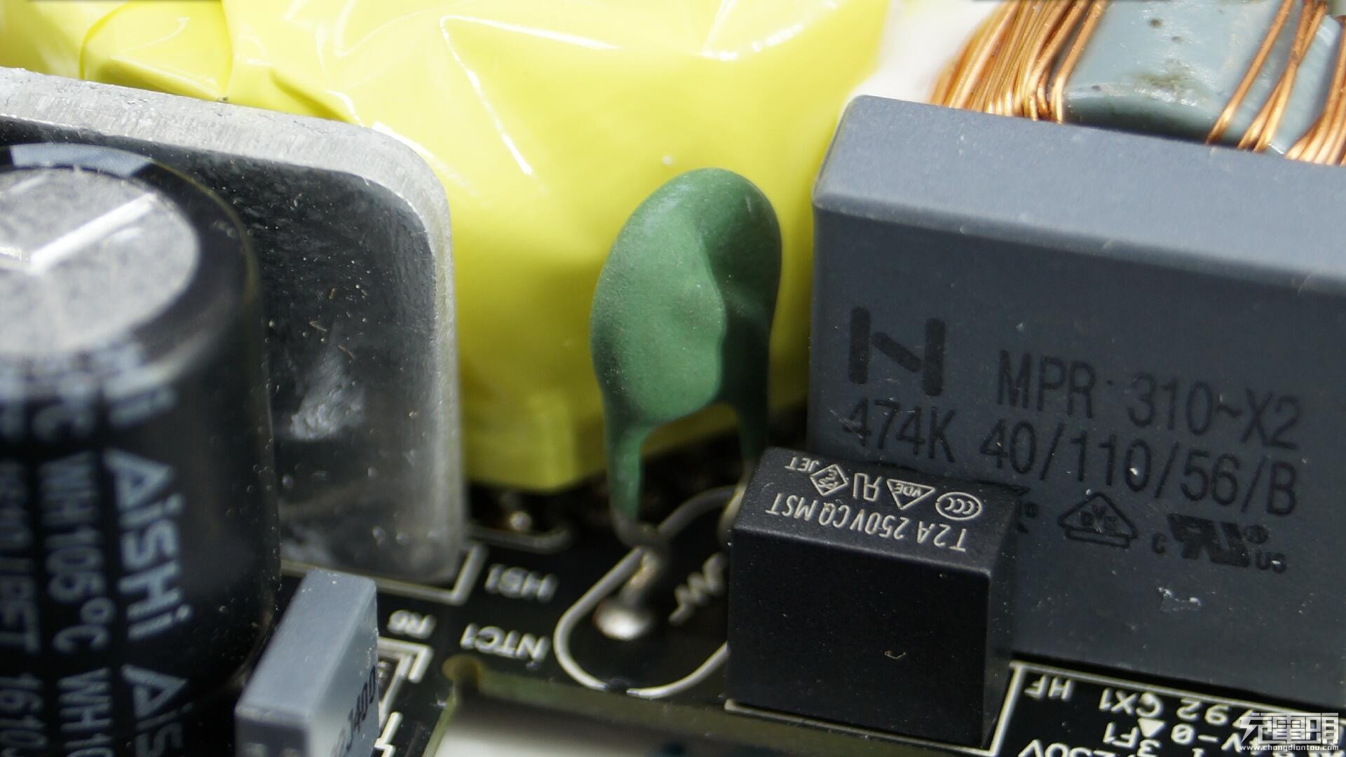 小米gan充电器65w拆解,小米65w双口充电器拆解