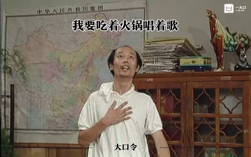 拿着蛋筒冰淇淋视频,手拿冰淇淋原视频