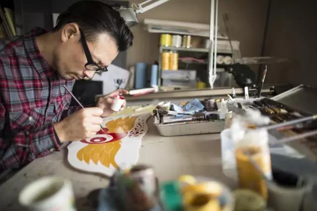 美工和策划哪个好,美工好还是室内设计好