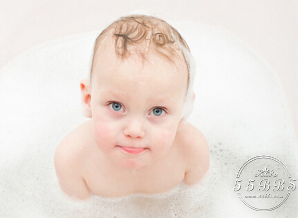 婴儿如何洗澡不着凉,小婴儿如何洗澡