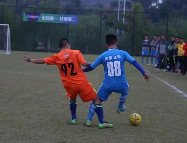 震撼！福州公安绿茵争霸！原来足球还能这么玩