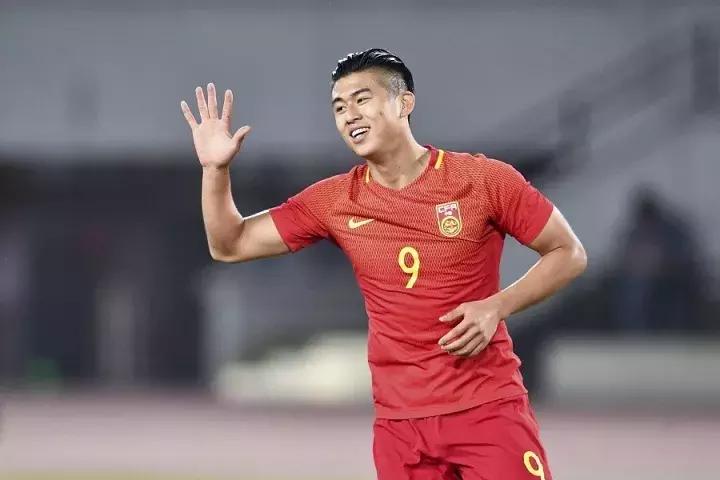 不莱梅媒体贬低张玉宁，国足球迷反击：你们拿钱不干事！