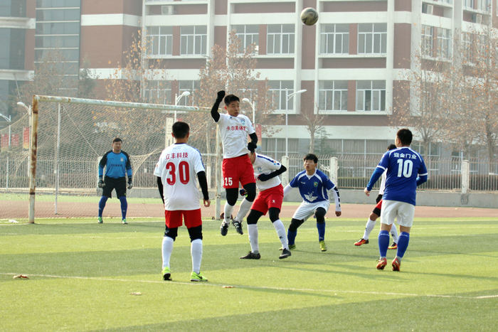 *安泰**市足球业余联赛：立丰技能不敌迎金门业