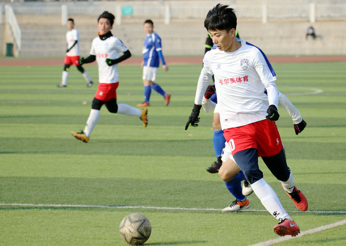 *安泰**市足球业余联赛：立丰技能不敌迎金门业