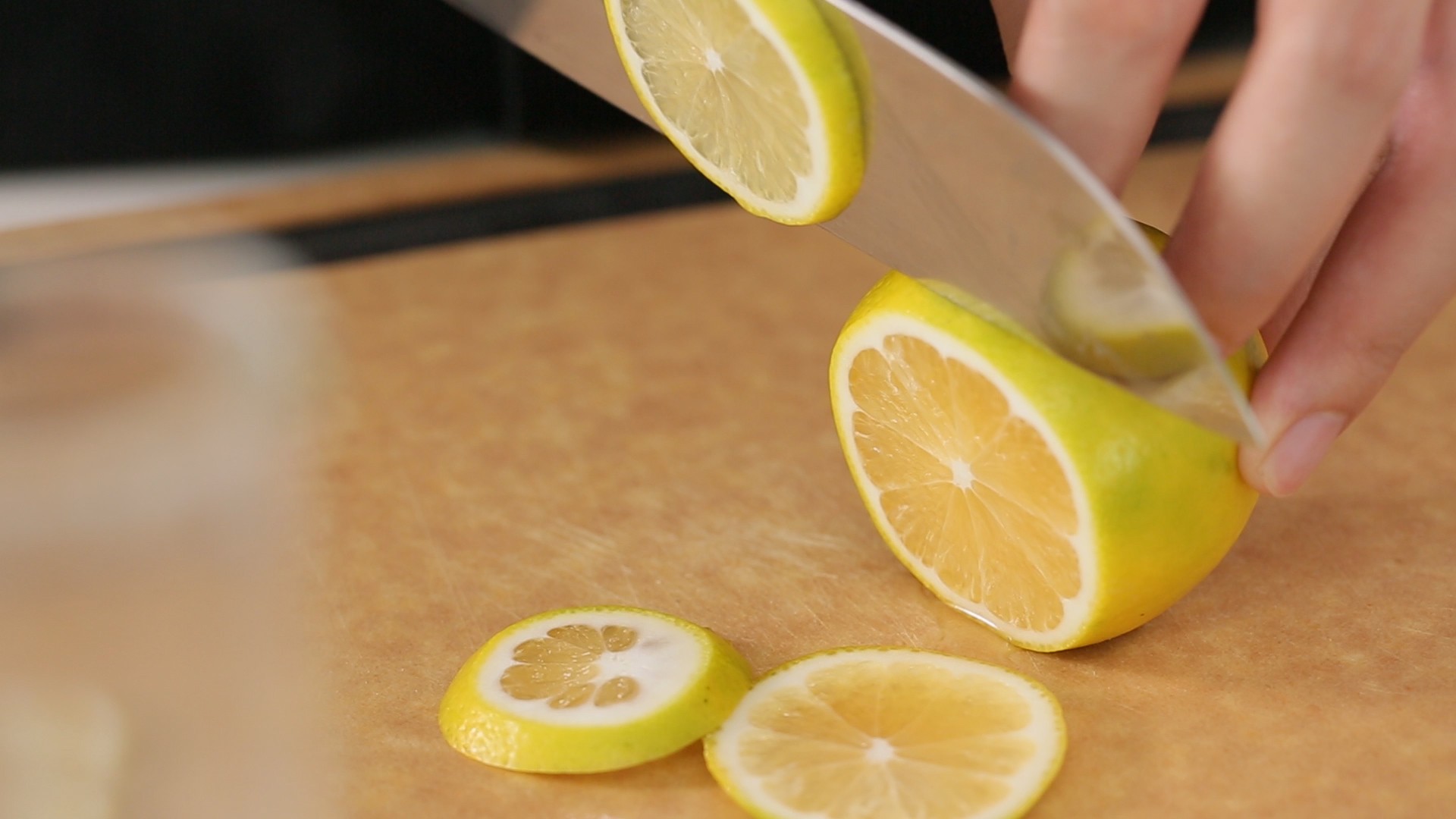 卫生间臭怎么排除是地漏还是马桶,卫生间反臭是什么原因及解决方法