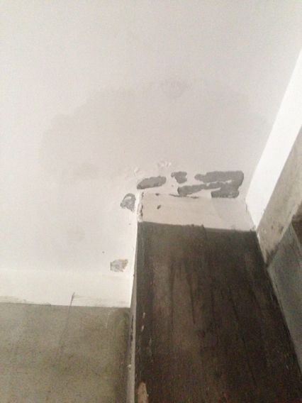 为什么厨房漏水会漏到楼下住户,厨房排污管漏水是不是物业责任