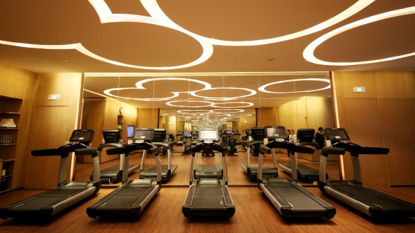 矗于湘江之畔，对望岳麓之巅，记长沙君悦酒店