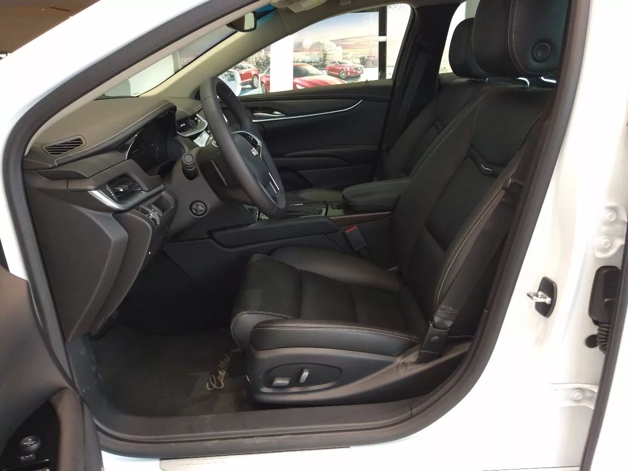 空间大性价比高的车凯迪拉克xts,豪华品牌c级车二手车