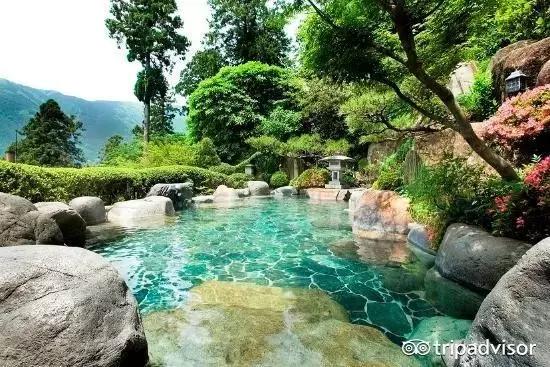 浴衣美食,舒适而又温暖的温泉