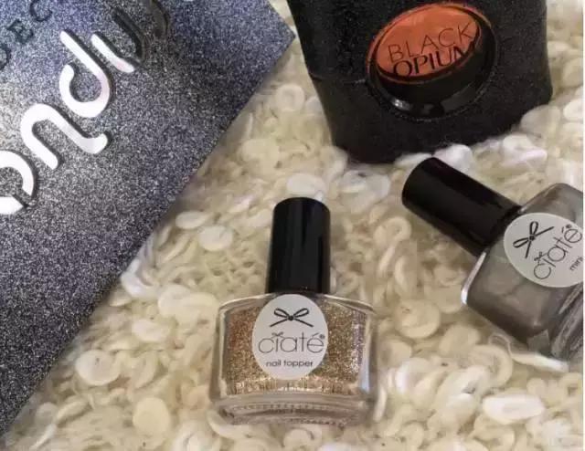 秋冬好看的指甲色,秋冬最适合的指甲油颜色多色搭配