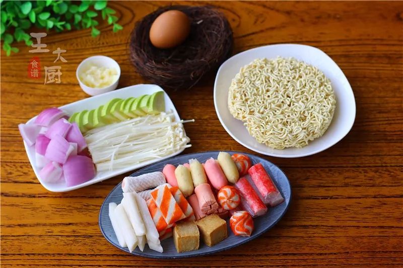 简单又实在的部队火锅,把人都能馋哭的美食的视频