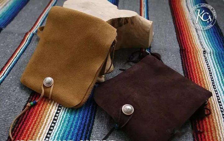 产品数量位居日本皮具界NO.1，这个画风不同的品牌文化糅合的结果