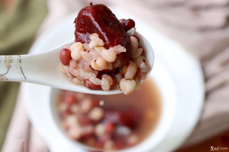 湿气重红豆汤,薏仁红豆排湿汤