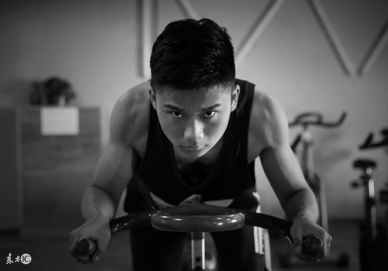 全身有体毛就是多毛症吗,病态性多毛症状