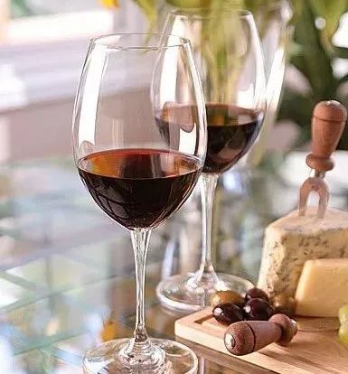 了解葡萄酒常识让你买酒不踩坑,如何鉴别进口葡萄酒的真假