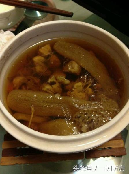 经常给老公炖汤,每天给老公炖汤