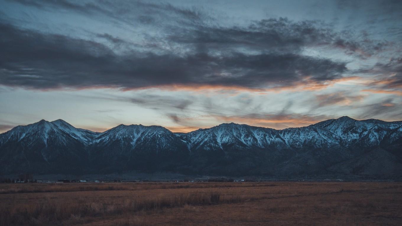 鍐呭崕杈惧窞鑻辨枃姝屾洸,鍐呭崕杈惧窞鐨勬瓕