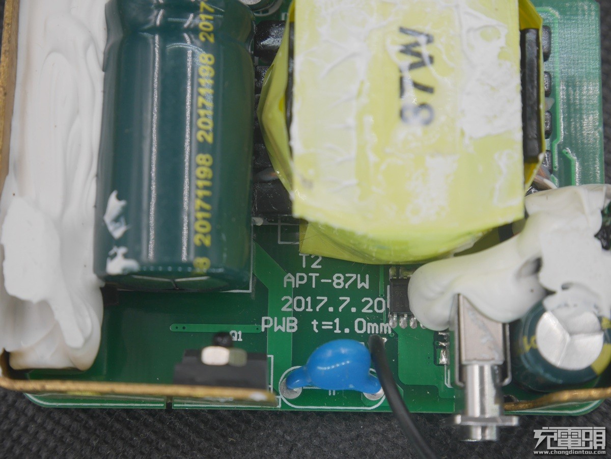 有没有仿的很真的苹果充电器,贫穷限制了我的想象力动画