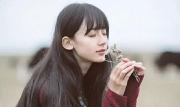 圆脸妹短发显瘦发型设计,圆脸适合什么发型减龄又显瘦