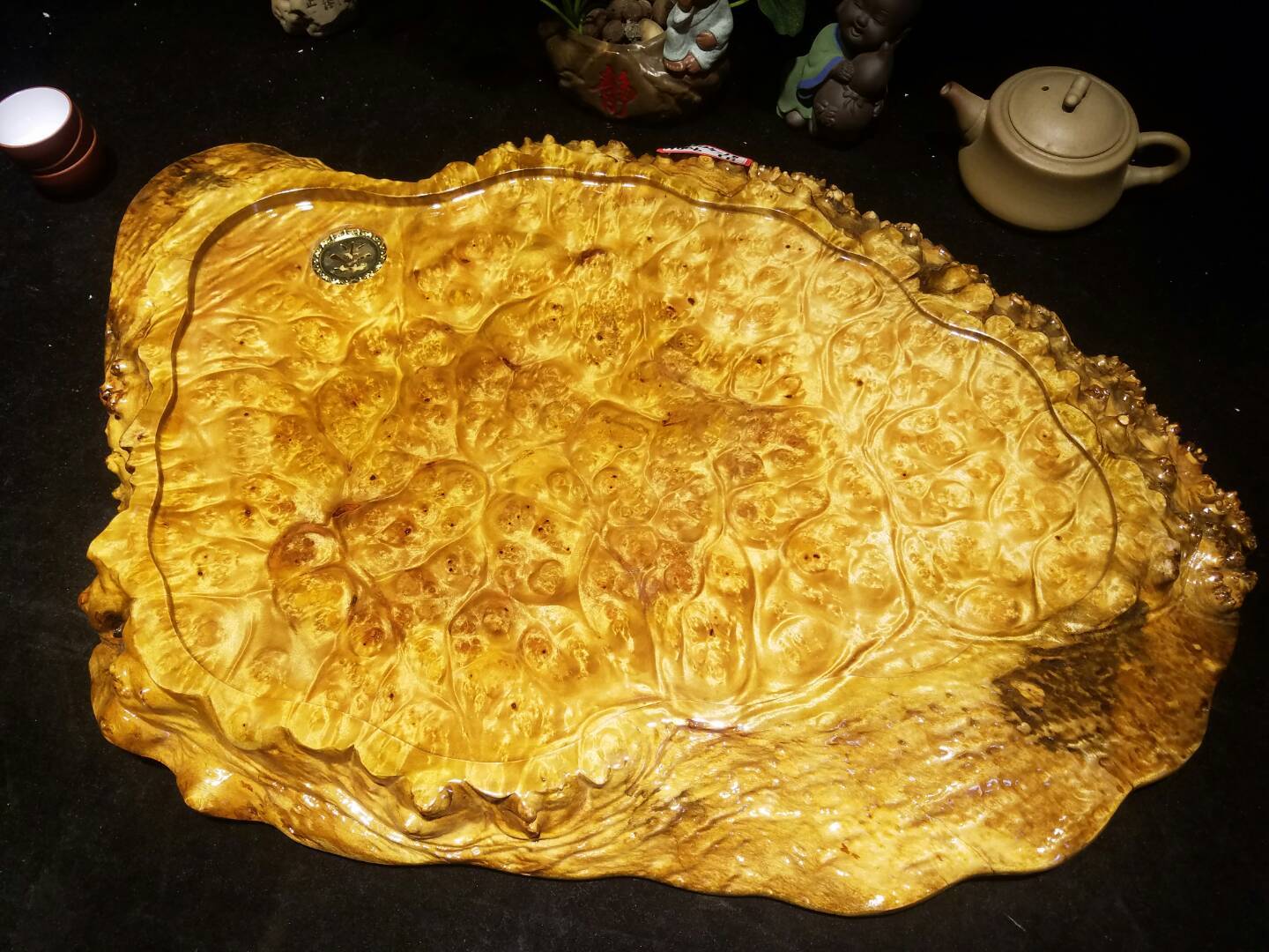 黄金樟根雕茶桌值得收藏吗,黄金樟根雕茶盘图片大全