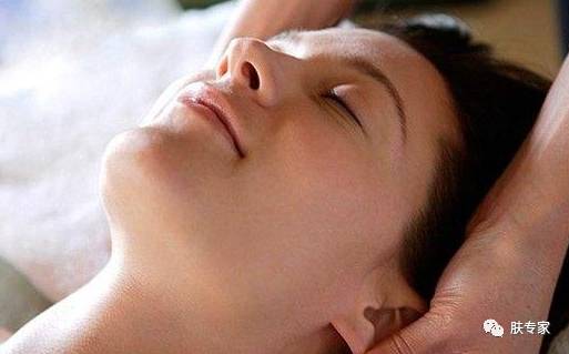 法令纹可以通过护肤品改善吗,有护肤手法真的能淡化法令纹吗