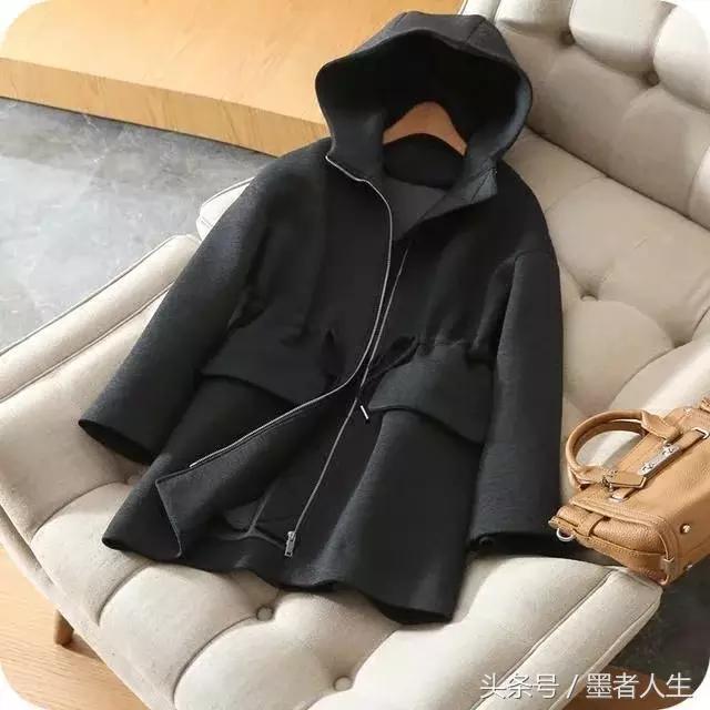 高圆圆晒别墅照，不料腿上的“魔术裤”亮了，网友：给我来一打