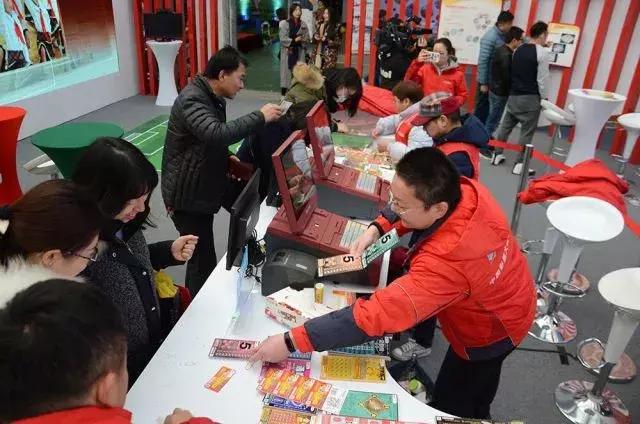 赞!嘉兴市首届体博会开幕!现场还与阿里体育签署了战略合作协议