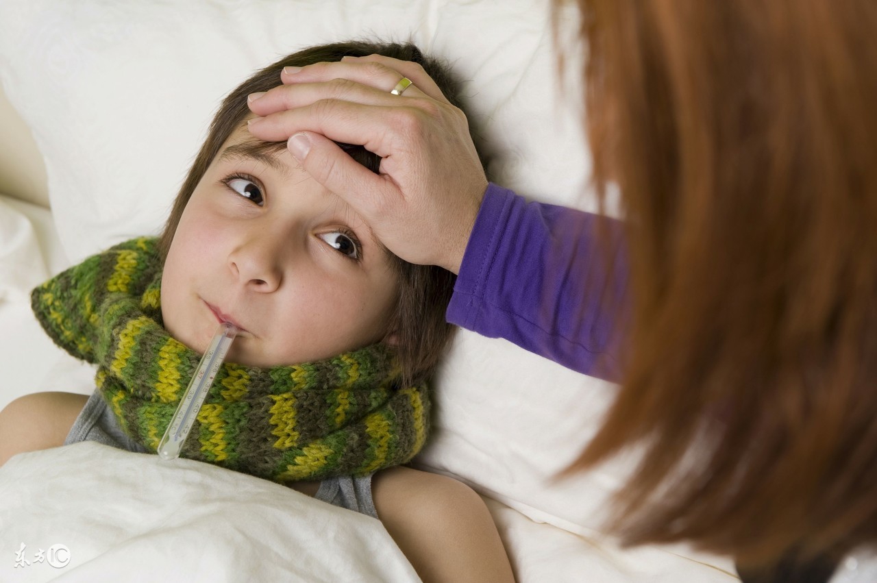 幼儿园鼓励孩子小病不请假，支持孩子上学我赞同，你呢？