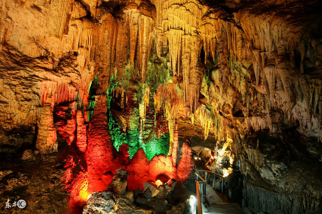 重庆雾都攻略,雾都重庆有多魔幻