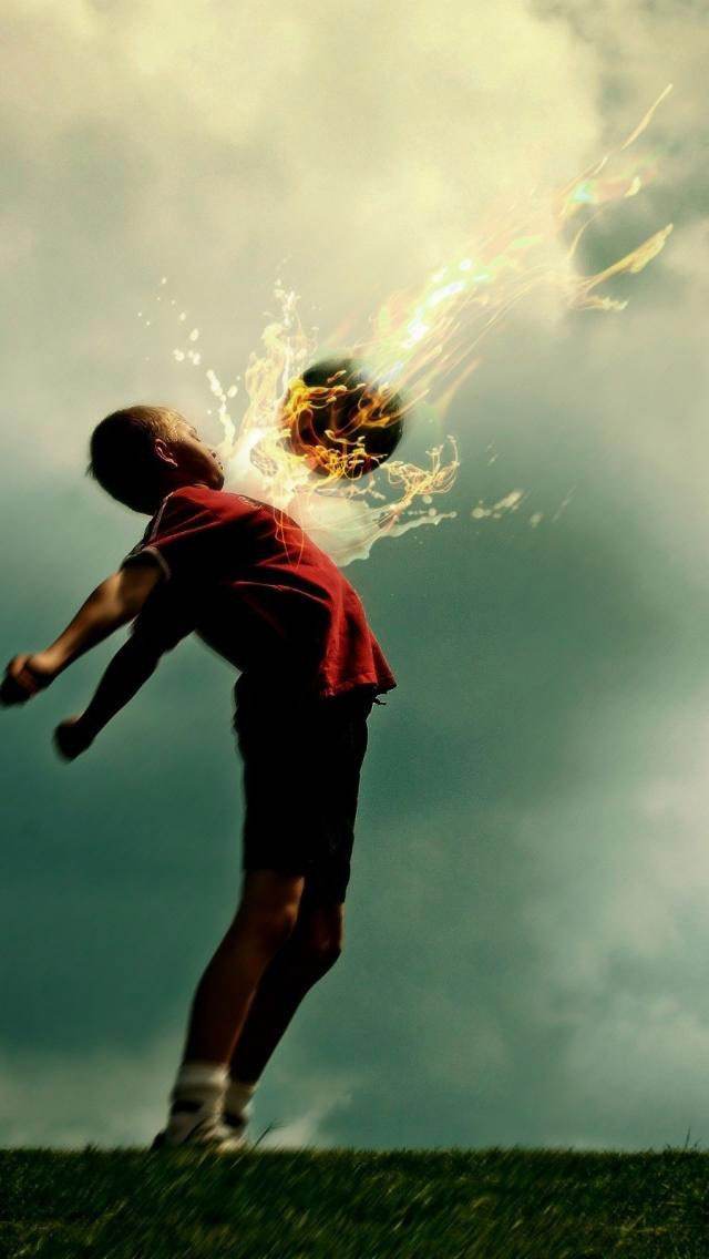 关于足球的炫酷手机壁纸,少年感的足球壁纸