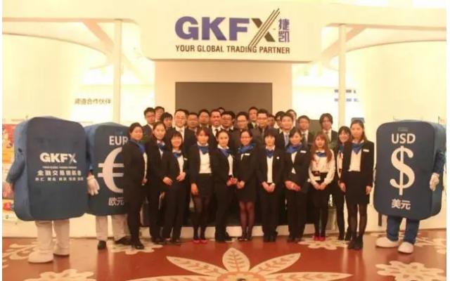 看遍星辰大海下一句,看过星辰大海再来领略山川