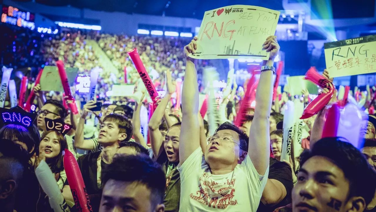 电竞人走上人生巅峰,电竞人的拼搏