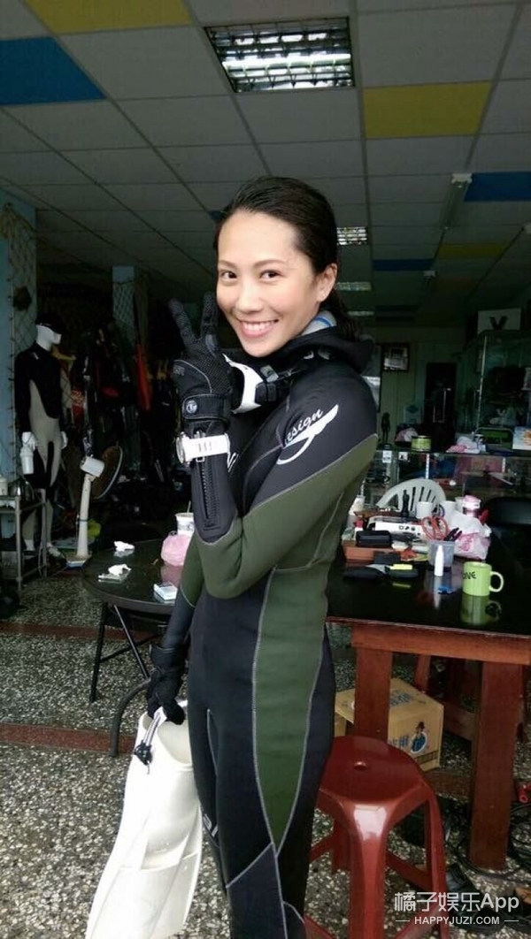 前黑涩会美眉成员大牙声援,黑涩会美眉大牙真名叫什么